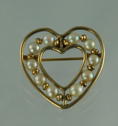 MARVELLA  Heart Brooch with Faux Pearls