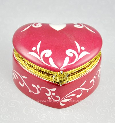 Red and White Glazed Porcelain Heart Shaped Trinket Box