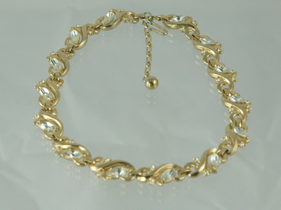 Vintage TRIFARI Gold Tone and Rhinestone Necklace